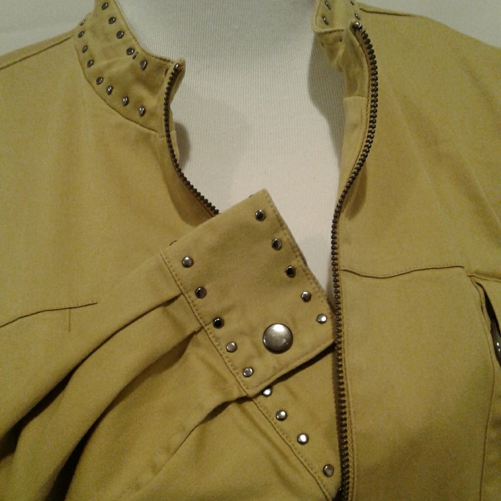 Womans jacket - Picture 2 of 6